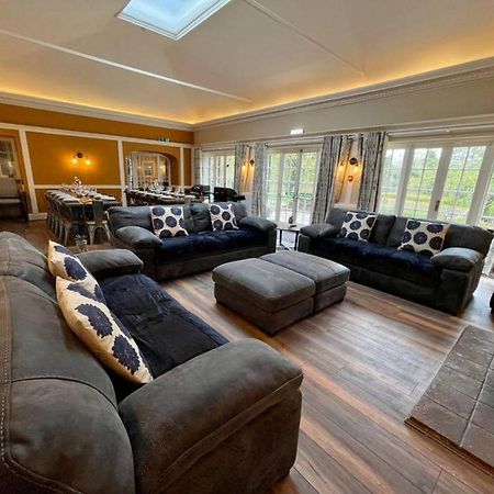 Lydney House Swaffham Sleeps 22 Villa Exterior photo