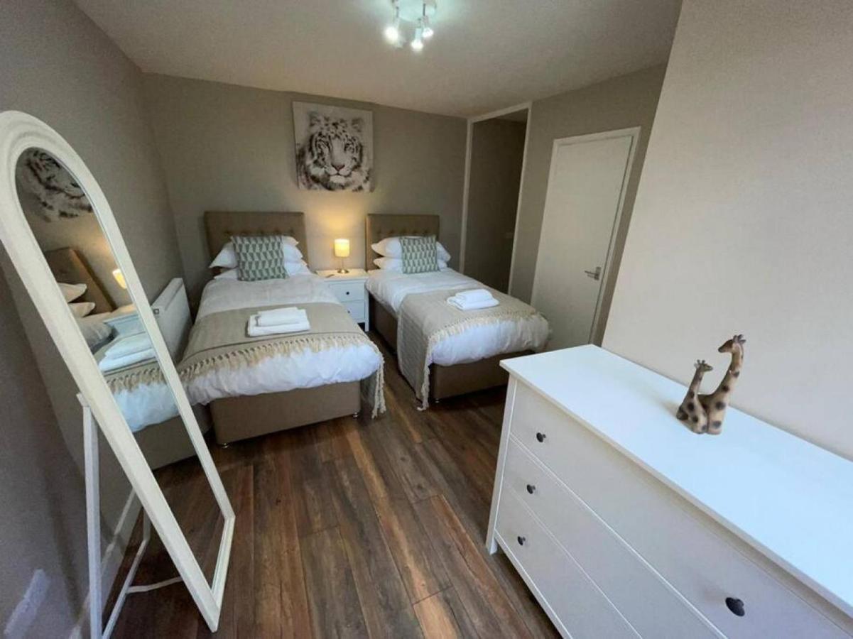 Lydney House Swaffham Sleeps 22 Villa Exterior photo