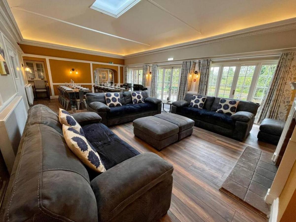 Lydney House Swaffham Sleeps 22 Villa Exterior photo