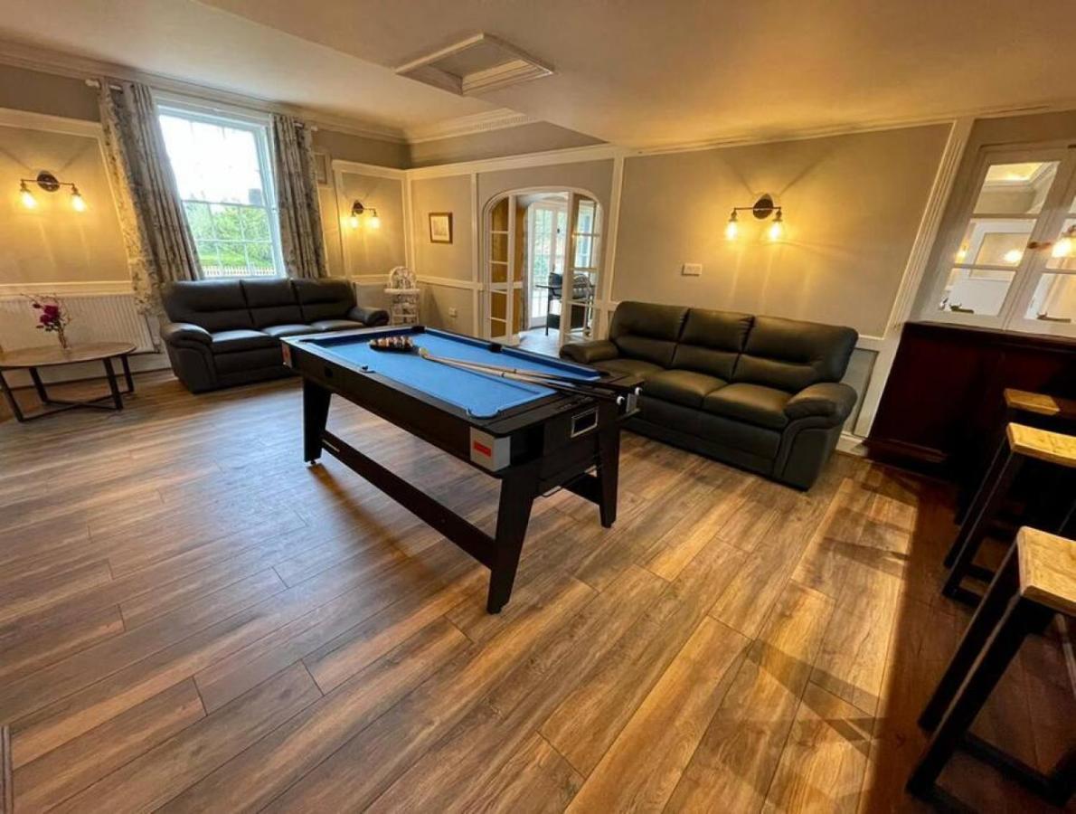 Lydney House Swaffham Sleeps 22 Villa Exterior photo