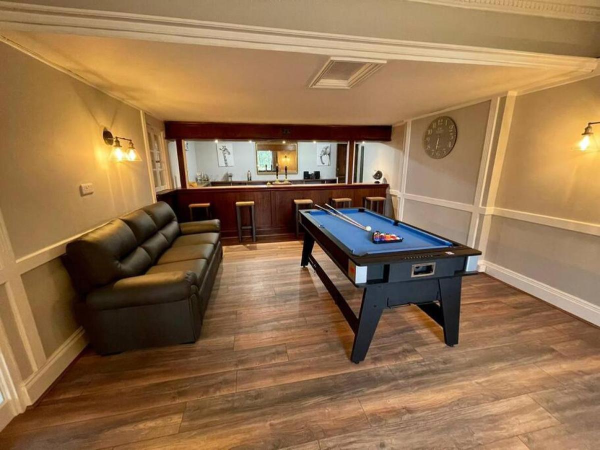 Lydney House Swaffham Sleeps 22 Villa Exterior photo