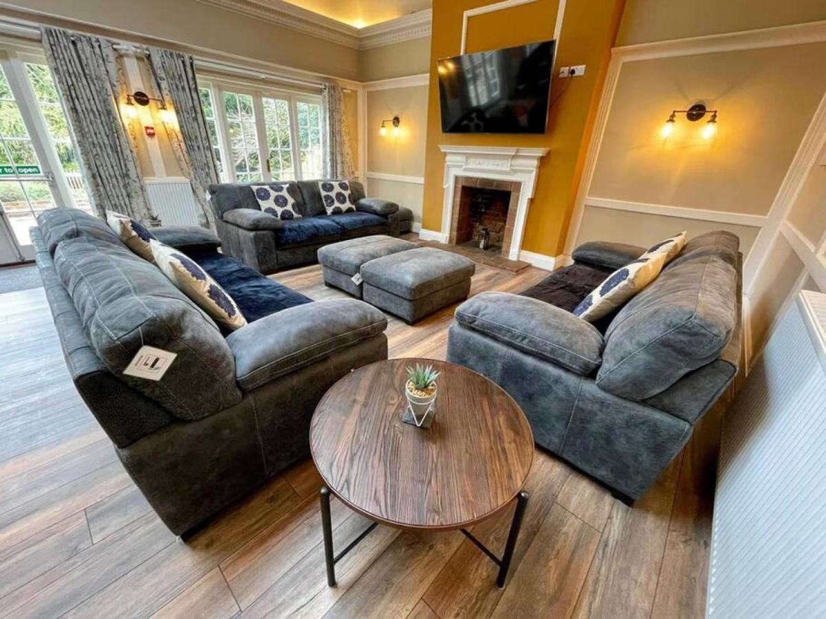 Lydney House Swaffham Sleeps 22 Villa Exterior photo