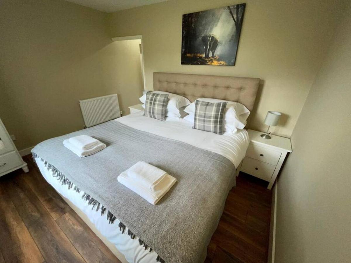 Lydney House Swaffham Sleeps 22 Villa Exterior photo