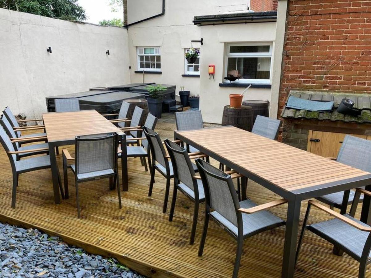 Lydney House Swaffham Sleeps 22 Villa Exterior photo