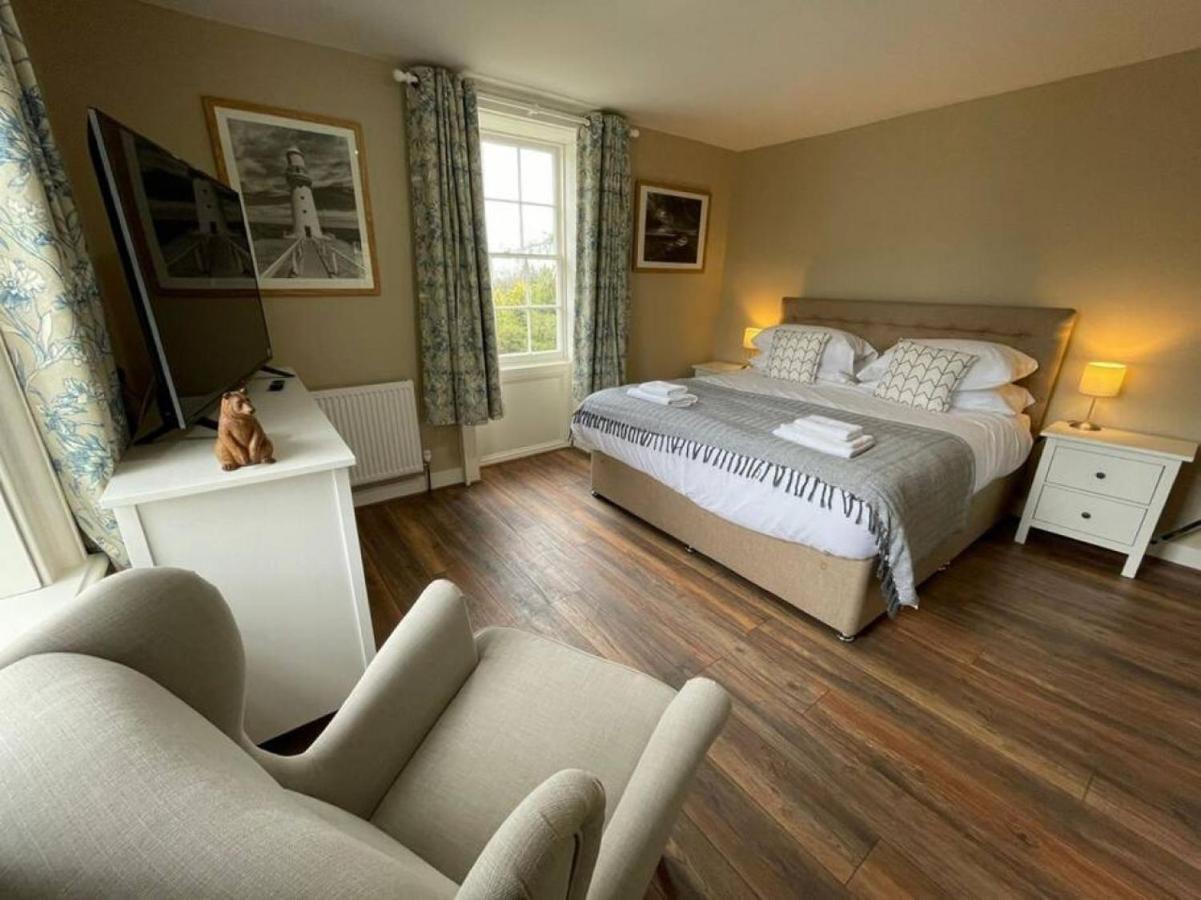 Lydney House Swaffham Sleeps 22 Villa Exterior photo